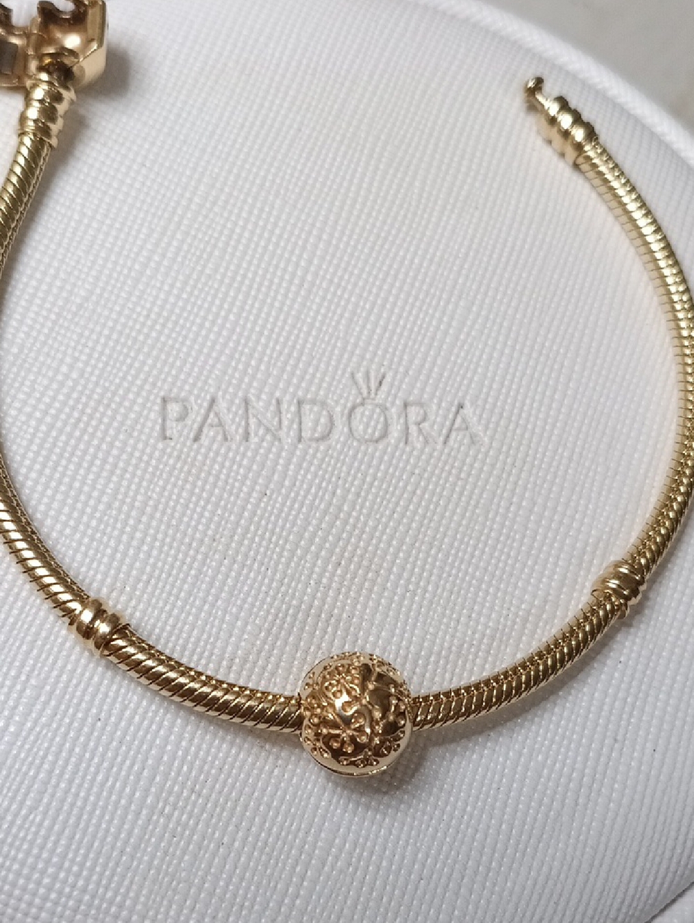 Pandora 14k Gold Clip Vintage 2016 Lucerne Clip ( One Clip Only)